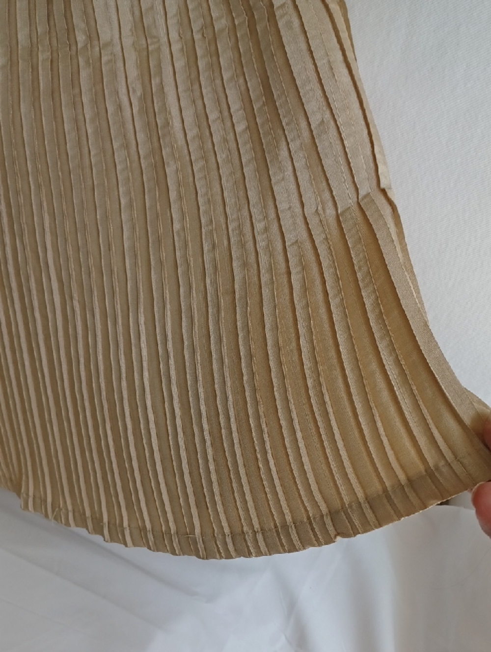 Pleated King Bedskirt In Rich Beige - Picture 3 of 9
